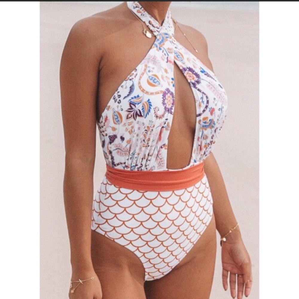 🎉HP🎉 Gorgeous One Piece swim suit / Monokini